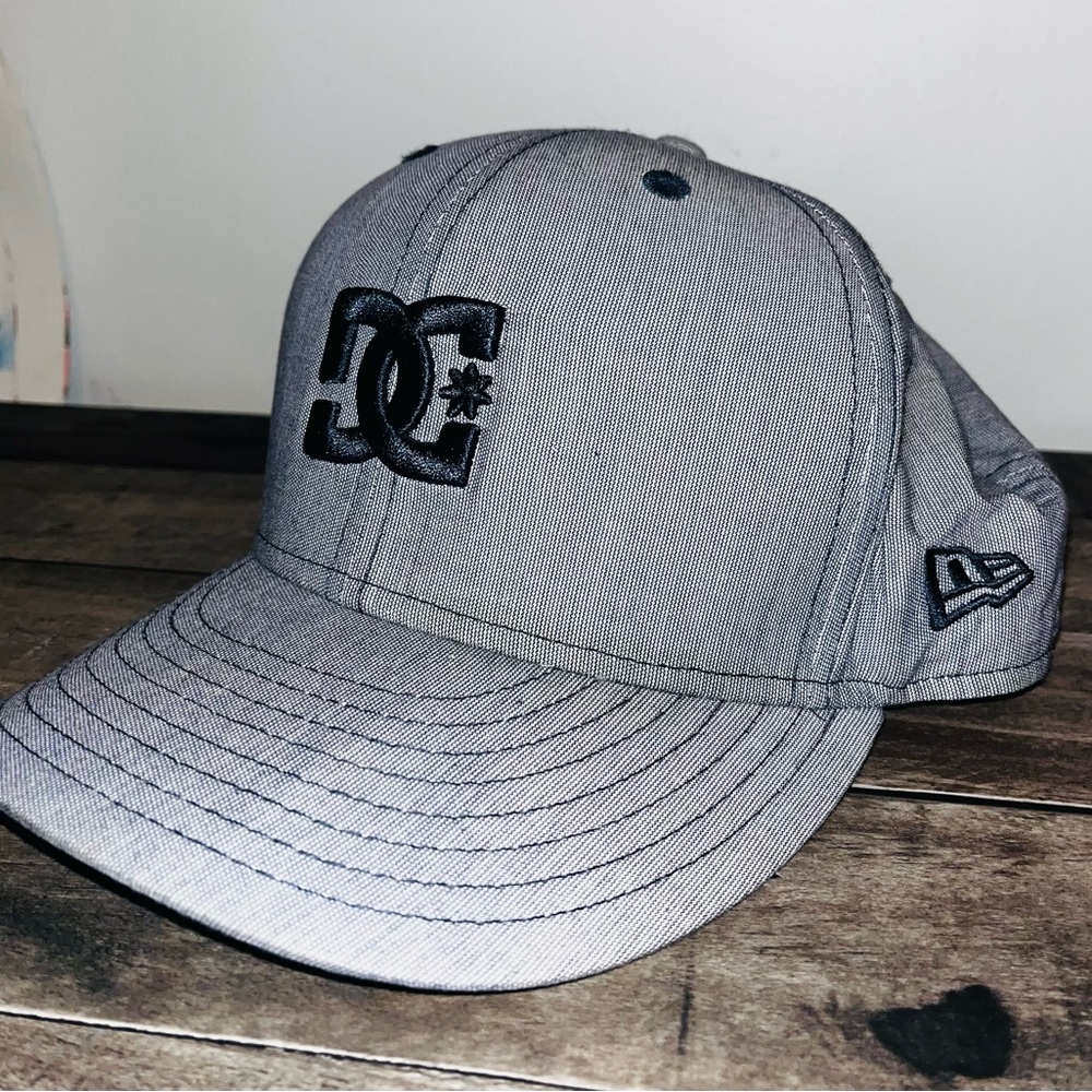 DC Shoes/New Era Collaboration special edition fitted 7 3/8 - Navy on washed